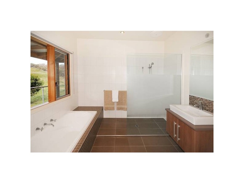 37 Cemetery Road, Bellbrae VIC 3228