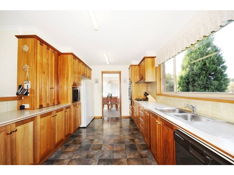 13 Kalkarra Crescent, Mount Duneed VIC 3216