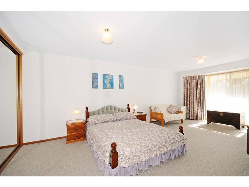 13 Kalkarra Crescent, Mount Duneed VIC 3216