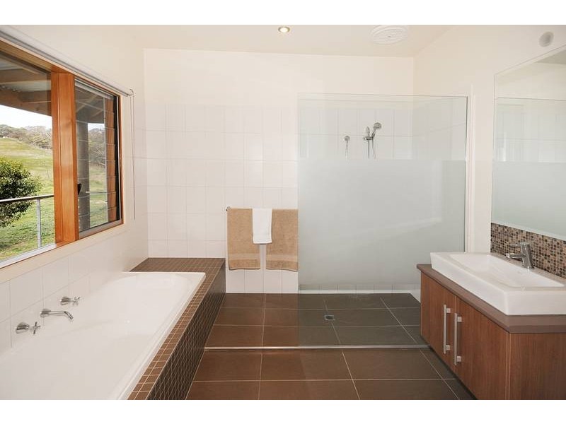 37 Cemetery Road, Bellbrae VIC 3228