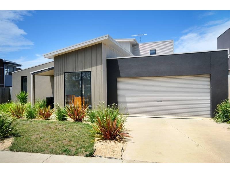 8 Baden Court, Torquay VIC 3228