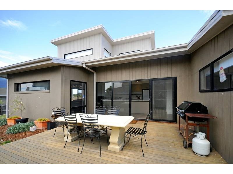 8 Baden Court, Torquay VIC 3228
