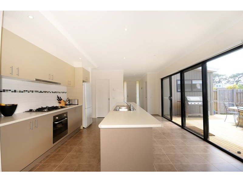8 Baden Court, Torquay VIC 3228