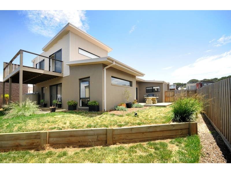 8 Baden Court, Torquay VIC 3228
