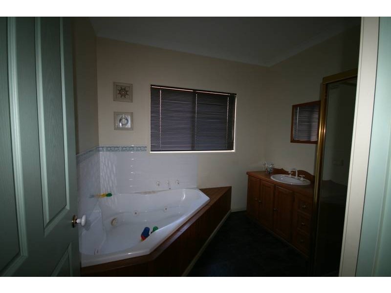 1 Hani Court, Torquay VIC 3228