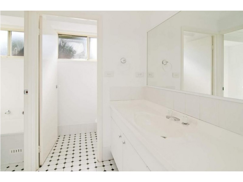 18A Crabbes Avenue, Willoughby NSW 2068