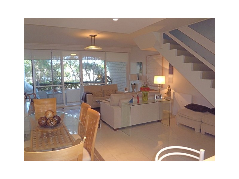 12/2 Bent Street (also known as 12/373 Alfred St Nth), Neutral Bay NSW 2089