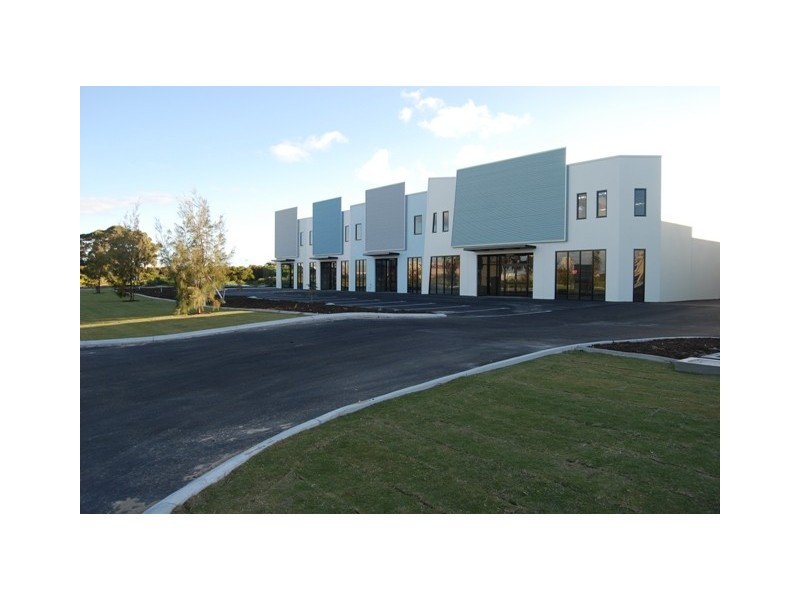 13/8 Pickard Avenue, Rockingham WA 6168