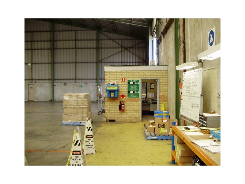 Building A/283 Treasure Road, Welshpool WA 6106