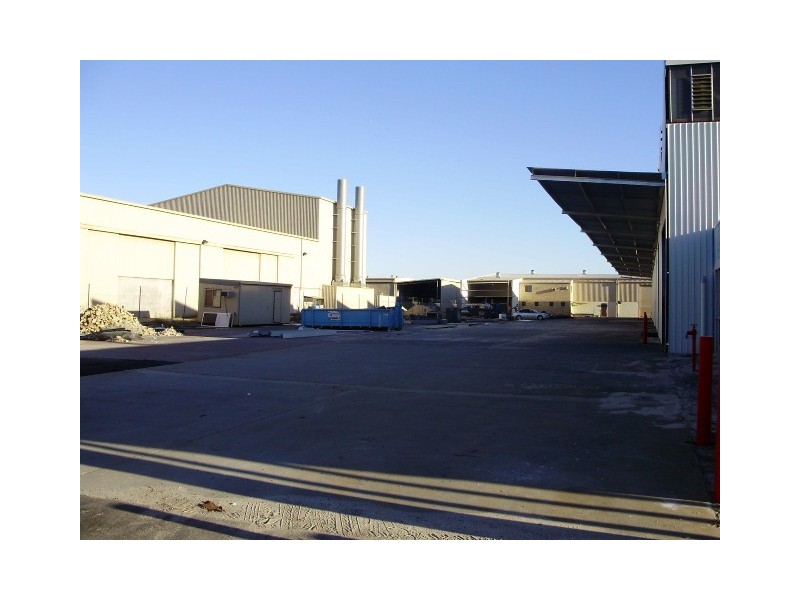 1/2 – 334 Treasure Road, Welshpool WA 6106