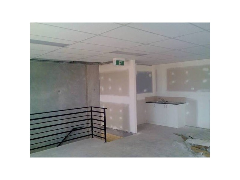 3/8 Weir Road, Malaga WA 6090