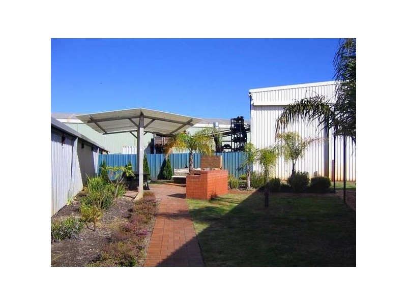 Kurnall Road, Welshpool WA 6106