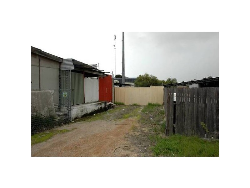 6 VIVIAN STREET, Burswood WA 6100