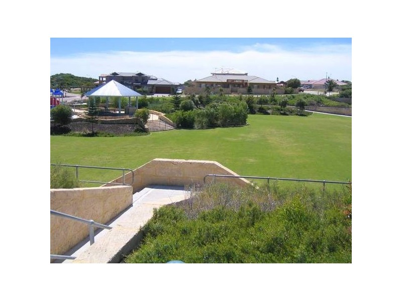 953 Lagoon Drive, Yanchep WA 6035