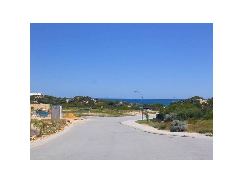 953 Lagoon Drive, Yanchep WA 6035