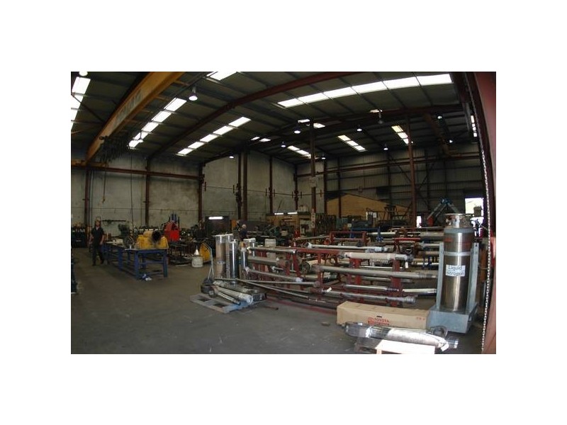 8 RAYMOND AVENUE, Bayswater WA 6053