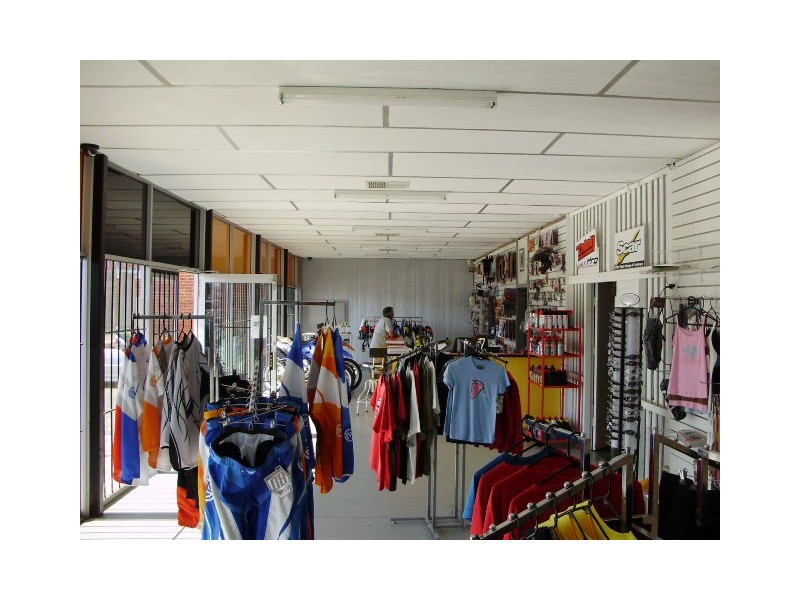 1915 Albany Highway, Maddington WA 6109