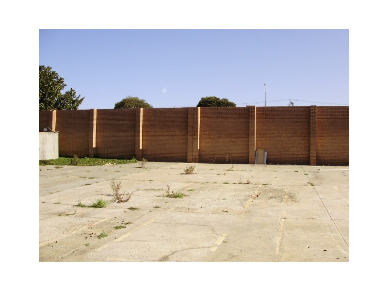 1915 Albany Highway, Maddington WA 6109