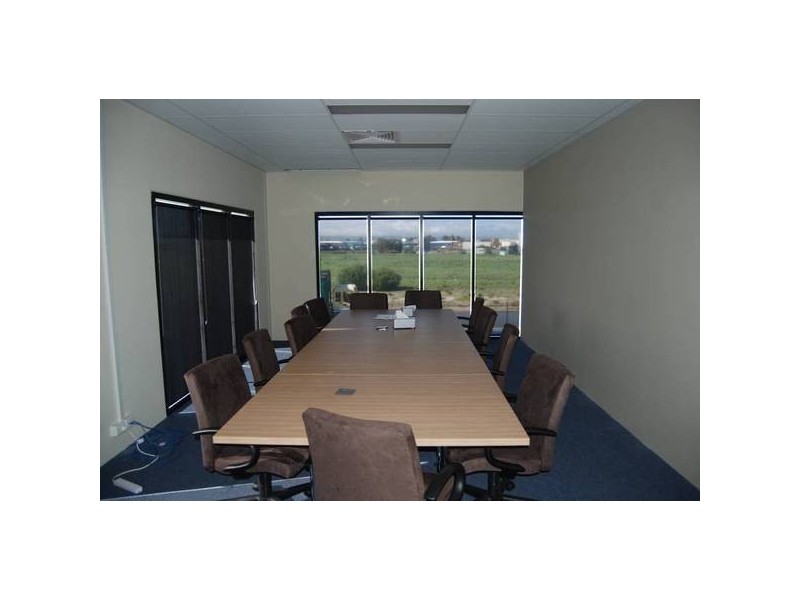 1/3 Ernest Clark Road, Canning Vale WA 6155