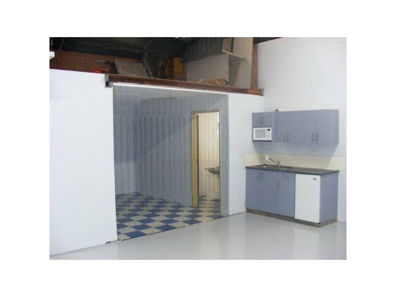 8/98a President Street, Welshpool WA 6106