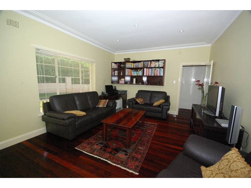 104 Shaftsbury Rd, Denistone West NSW 2114