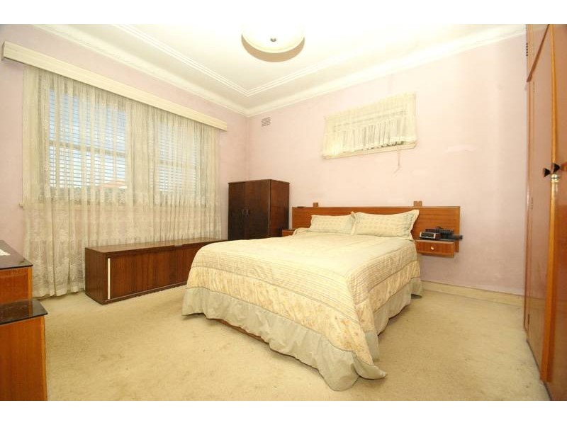 5 Mimos St, West Ryde NSW 2114