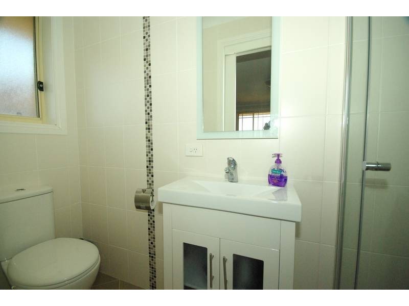 21B Esk Avenue, Green Valley NSW 2168