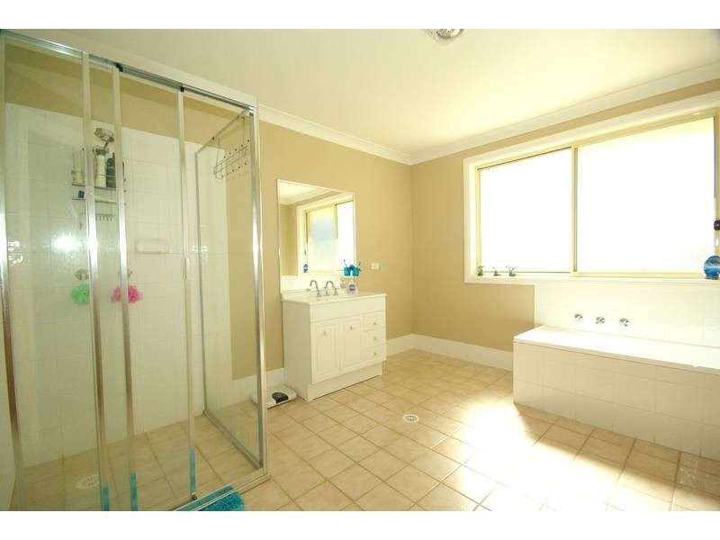 21B Esk Avenue, Green Valley NSW 2168