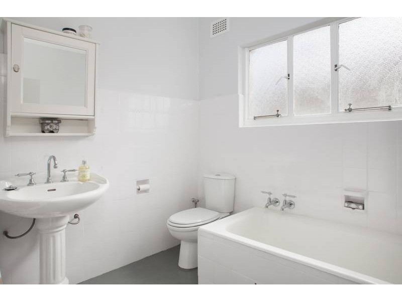 2 Glenayr Avenue, West Ryde NSW 2114