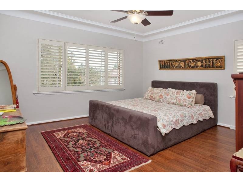 2 Glenayr Avenue, Denistone West NSW 2114