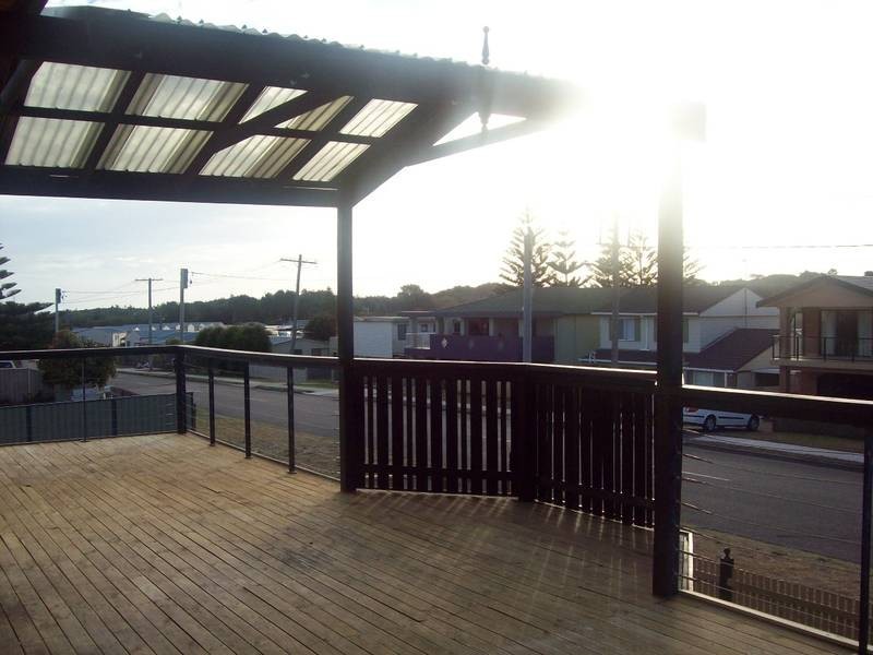 3 Robinson Street, Anna Bay NSW 2316