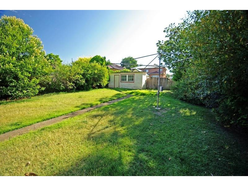 18 Harrison Ave, Eastwood NSW 2122