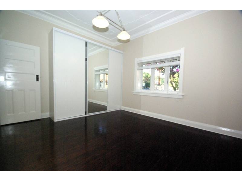 30 Chatham Rd, West Ryde NSW 2114