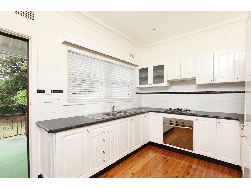 30 Russell St, Denistone East NSW 2112