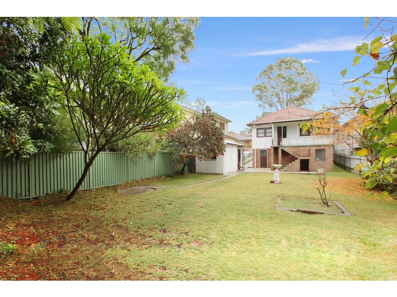 30 Russell St, Denistone East NSW 2112