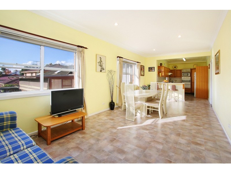 15 Waratah St, Eastwood NSW 2122