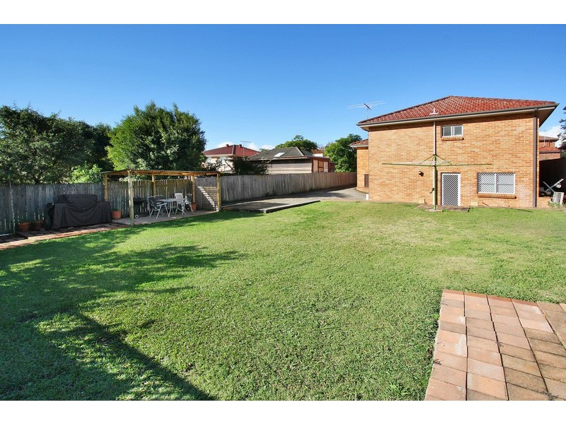 15 Waratah St, Eastwood NSW 2122