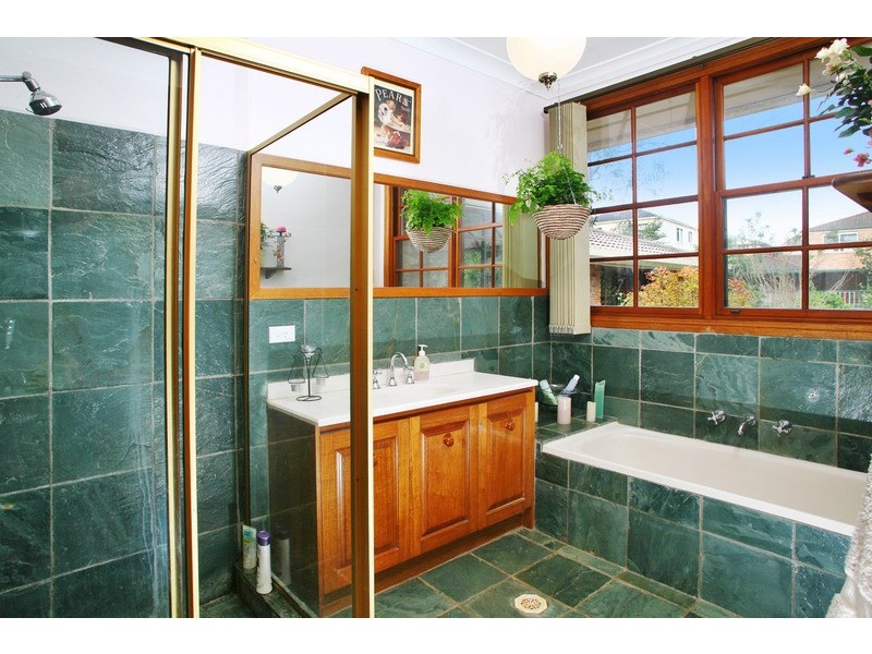 18 Isobell Ave, West Pennant Hills NSW 2125