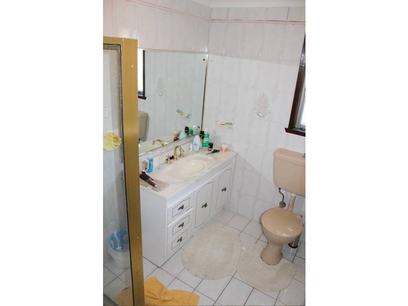 1 Stratford Ave, Denistone NSW 2114