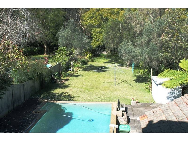 1 Stratford Ave, Denistone NSW 2114