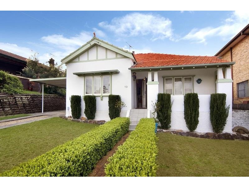 19 Commissioners Rd, Denistone NSW 2114