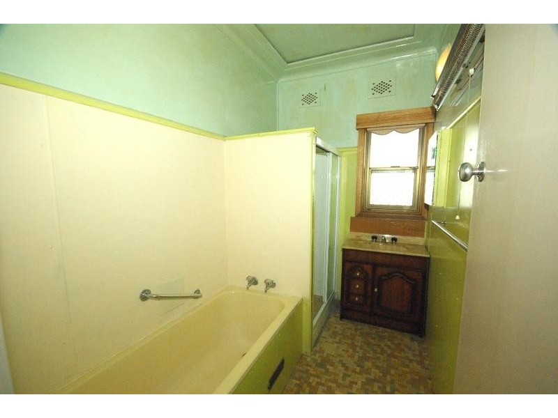 10 Johnston Rd, Eastwood NSW 2122