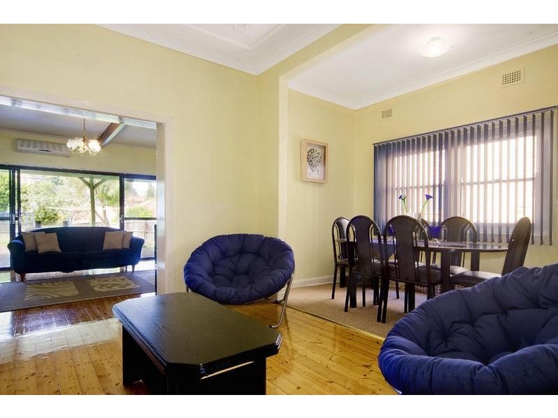 19 Commissioners Rd, Denistone NSW 2114