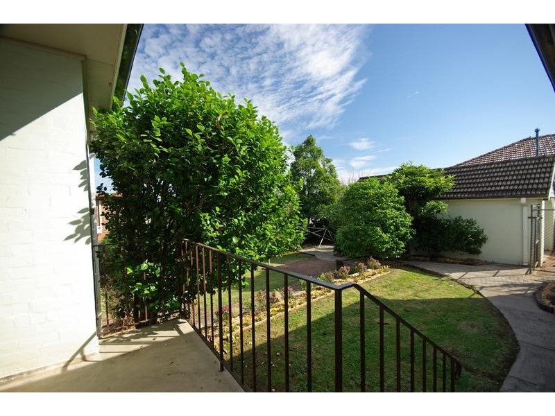 4 Salter Cres, Denistone East NSW 2112