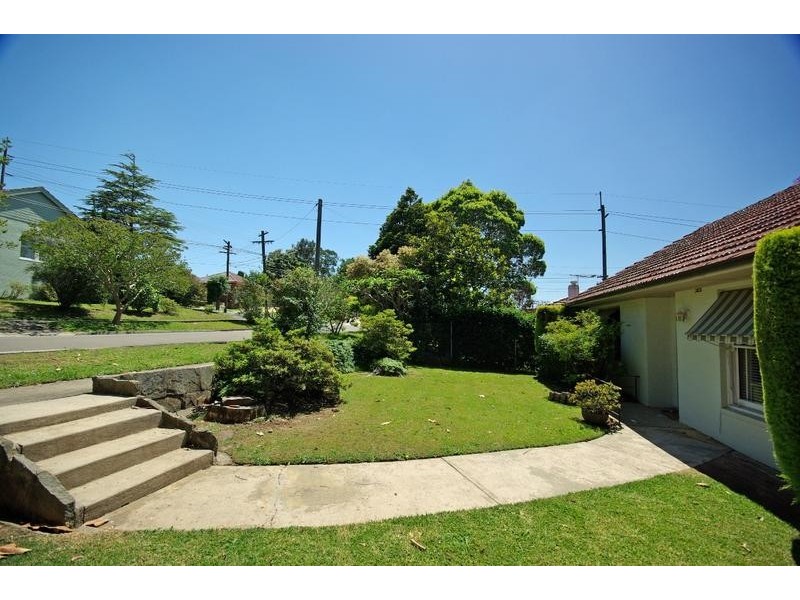 4 Salter Cres, Denistone East NSW 2112