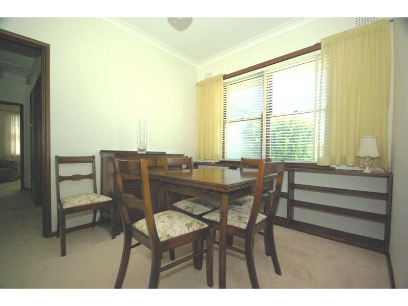 4 Salter Cres, Denistone East NSW 2112