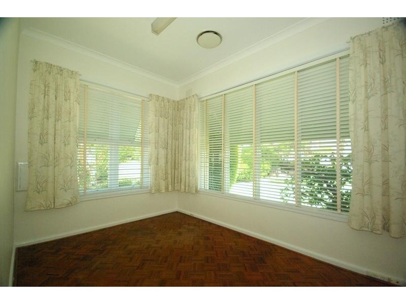 4 Salter Cres, Denistone East NSW 2112
