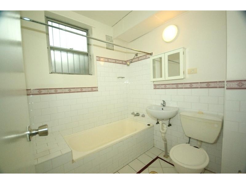 2/56 Doomben Avenue, Eastwood NSW 2122