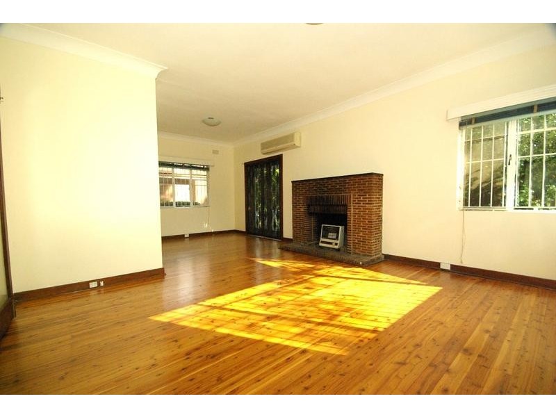 21 Oakes Avenue, Eastwood NSW 2122