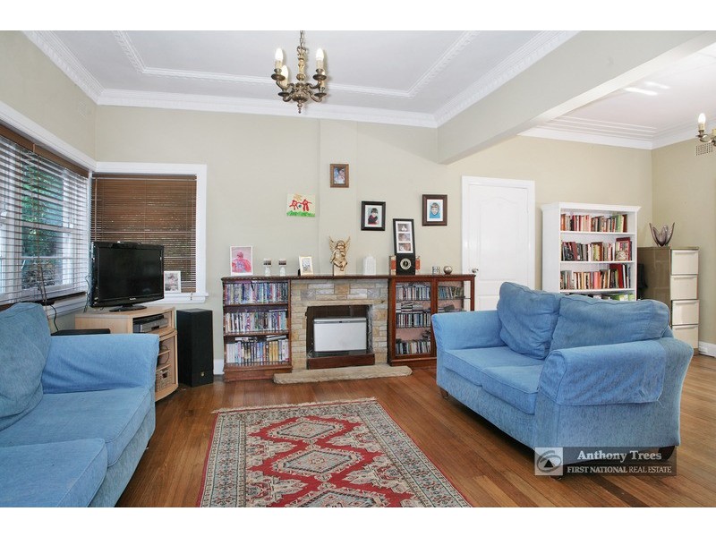 2 Kings Rd, Denistone East NSW 2112